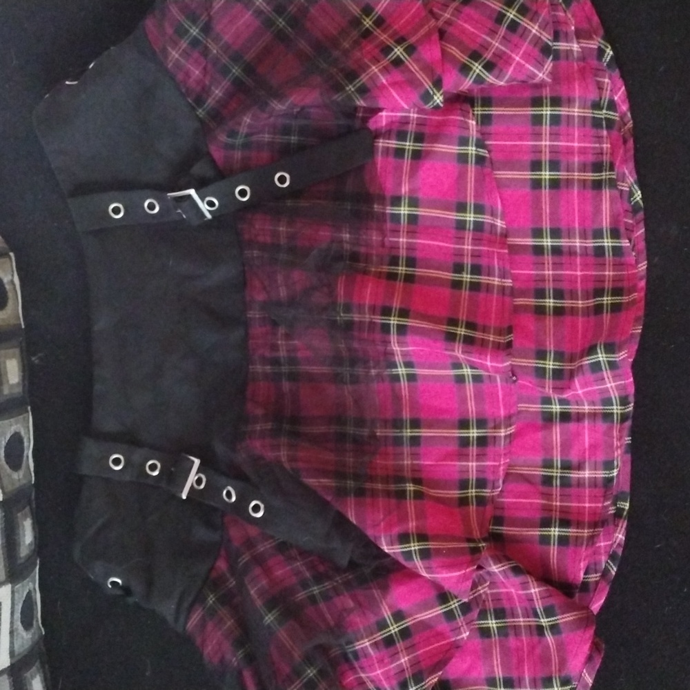 hot topic black and pink plaid skirt size m